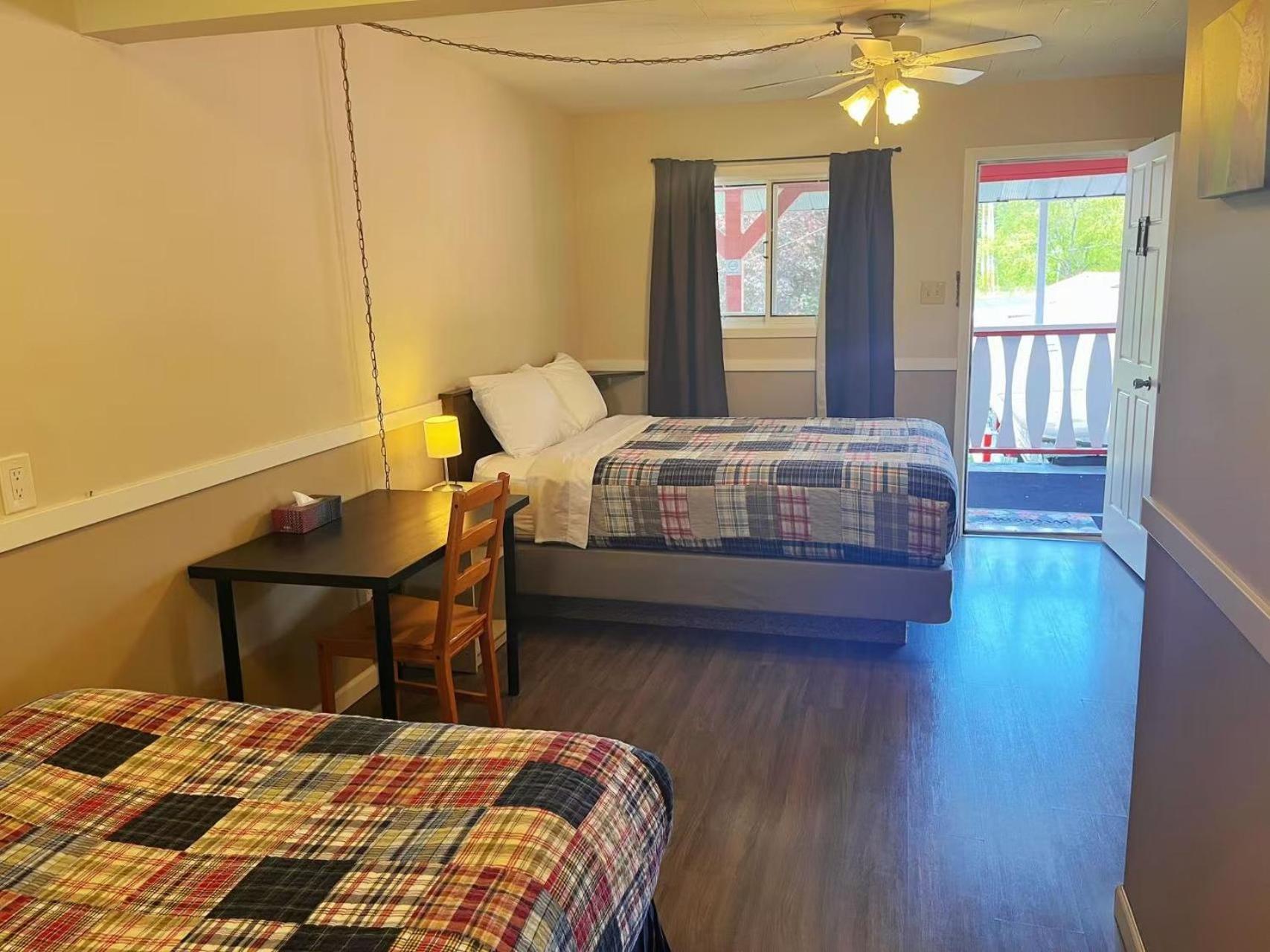 Rivermount Motel Little Fort Luaran gambar